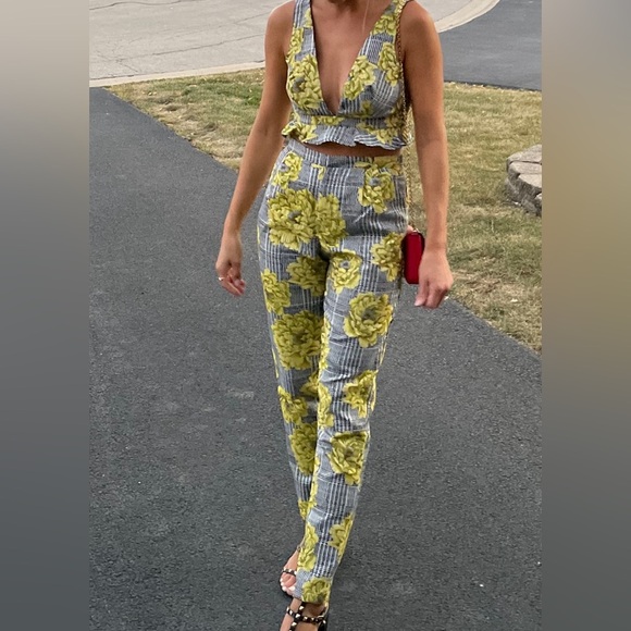 Statement Set - Picture 2 of 9